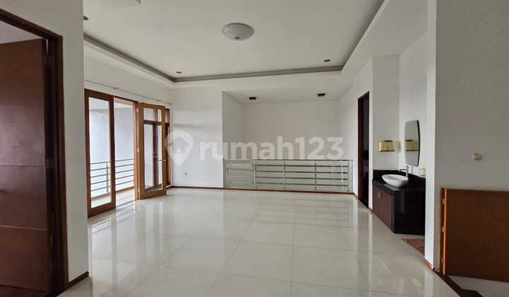 Kencana. Turun Harga. Rumah Dijual Komplek Setraduta Bandung Utara 32