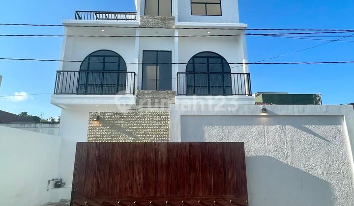 TURUN HARGA Dijual Brandnew Villa mewah bergaya Mediterania di area villa-villa di Ungasan, Kuta Selatan
