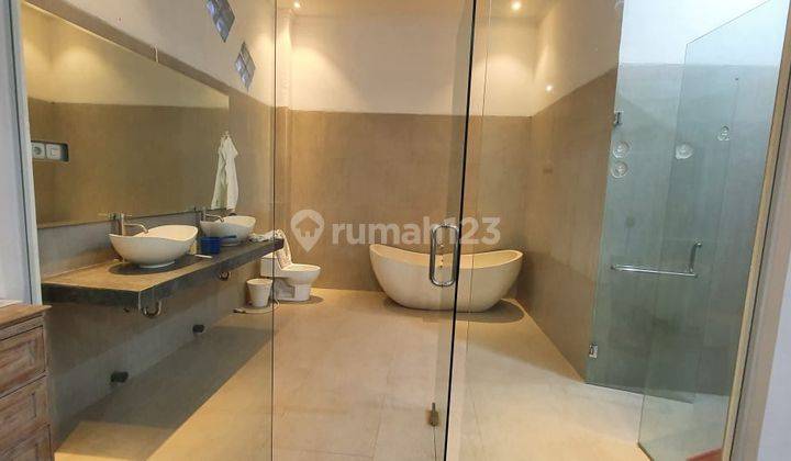 Dijual Villa Modern Besar Semi Furnish di Kutuh. 5