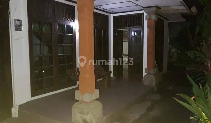 Disewakan Rumah 2 Lantai 3 Kamar Tidur di Area Perumahan Yang Nyaman di Nusa Dua 2