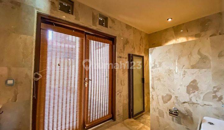 Fully Furnished Spacious Villa for sale in Benoa 2