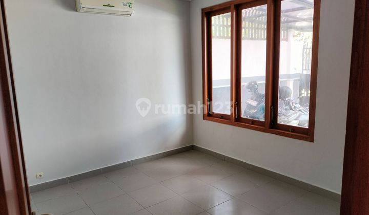 Semi Furnished 1 Floor Villa for Sale Near Public Facilities in Jimbaran. 2