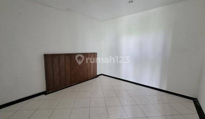 House for sale in a strategic location with a clean environment in Denpasar 2