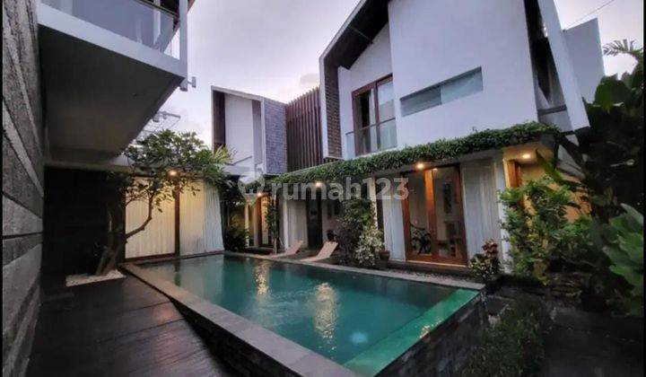 Dijual Villa Mewah 2 Lantai Ada Kolam Renang di Jimbaran 1