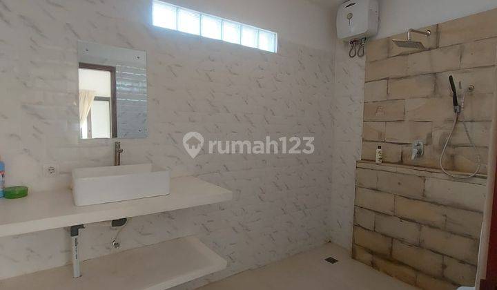 Leasehold Villa Spacious Hal with Swimming Pool in Ungasan. 2