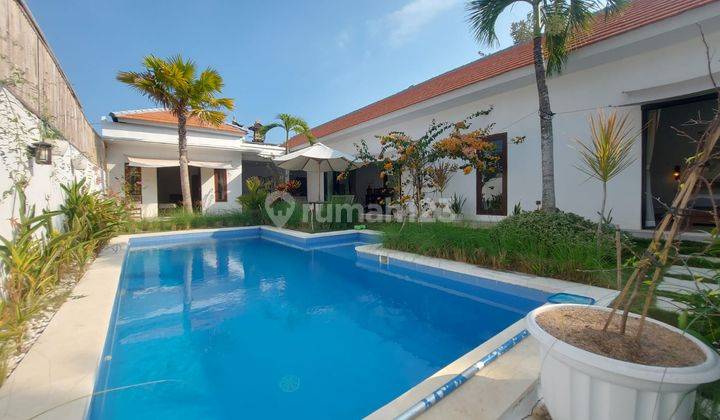 Leasehold Villa Spacious Hal with Swimming Pool in Ungasan. 1