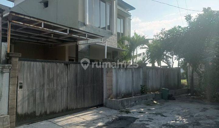 Dijual Rumah Modern 2 Lantai Lokasi Strategis di Padang Sambian 2