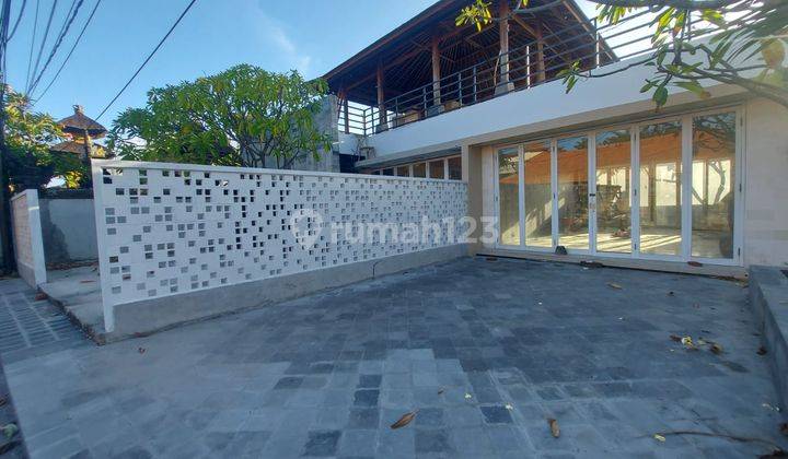 For rent Ex-Restaurant Building + Vacant Land at the back in Nusa Dua 2