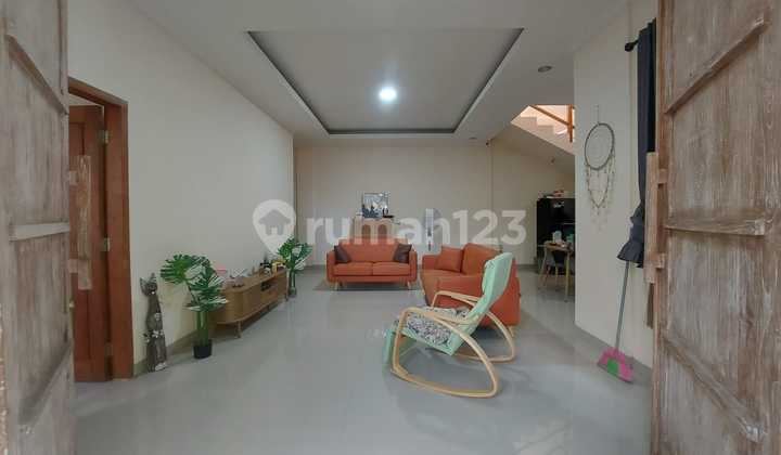 Disewakan rumah Modern 2 Lantai di Kori Nuansa, Taman Griya 1
