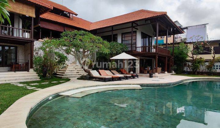 For Rent Large 7 Bedroom Villa in Ungasan. 1