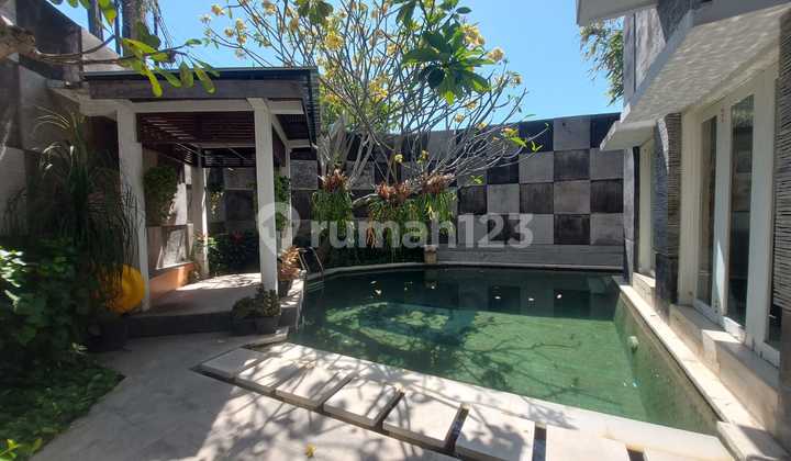 Turun Harga Dijual Villa Modern 2 Lantai di Jl. Taman Bali Mumbul.