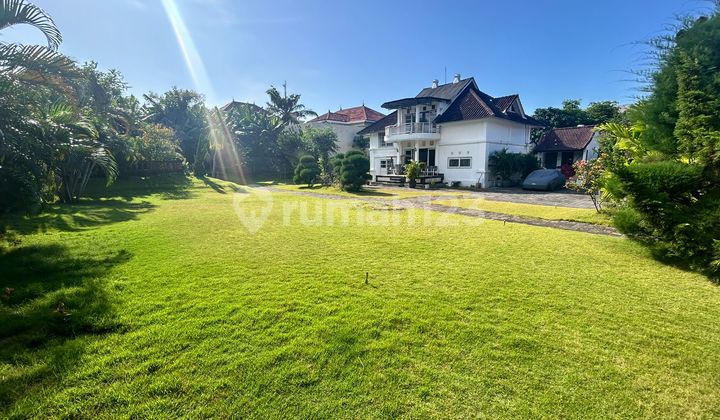 Disewakan Tanah Bonus Bangunan Rumah di Jalan Mertanadi Kuta Dekat ke Sunset Road 