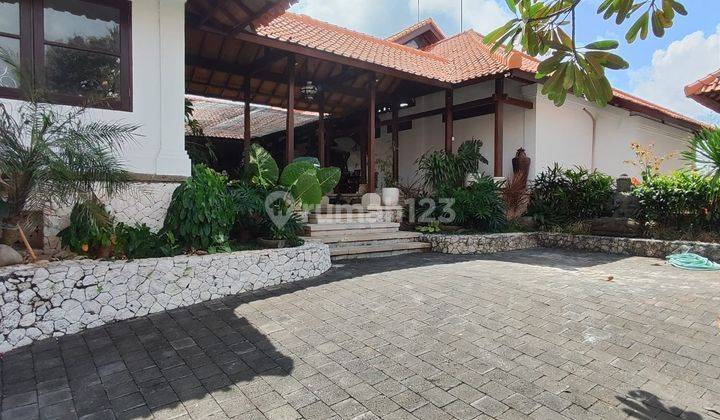 For Rent Large 7 Bedroom Villa in Ungasan. 2