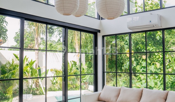 For Sale and Lease Luxury Modern Villa (1 Bedroom) on Jl. Pantai Balangan, Ungasan