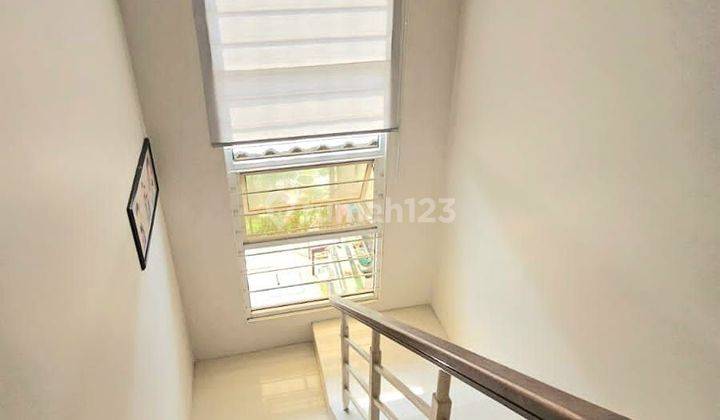 Rumah Cantik Sudah Renov , Furnished dan Lokasi Terbaik 2