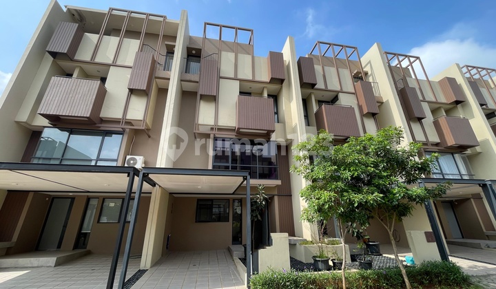 Super Murah Rumah 3.5lantai Bonus Furnished Lokasi Strategis
