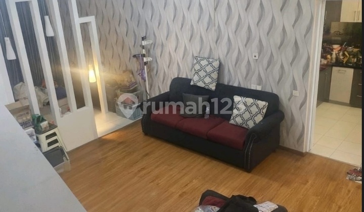 Rumah Full Renovasi & Furnished 2.5 Lantai Lokasi Strategis