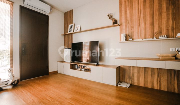 Rumah Cantik Siap Huni Full Furnished Lokasi Super Strategis