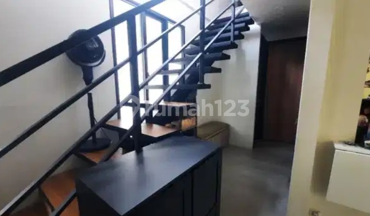 Ready-to-Live Independent Building House & Strategic Location 2