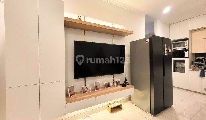 Rumah Cantik Semi Furnished Lokasi Strategis & Harga Termurah 2