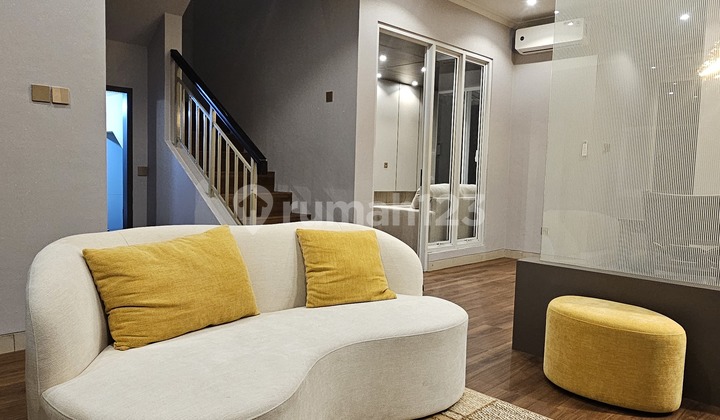 Rumah Cantik Full Interior & Furnished Lokasi& Harga Terbaik