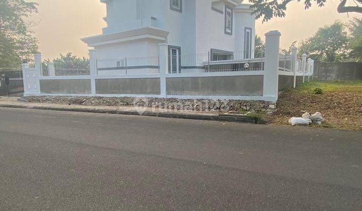 Rumah Banguna Mandiri American Classic Posisi Jalan Utama 2