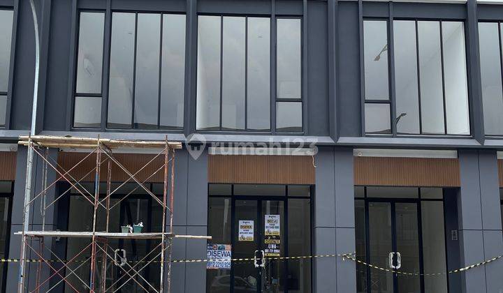 Disewakan Ruko Baru Hampton Gading Serpong, Pinggir Jalan, 3 Lt 1