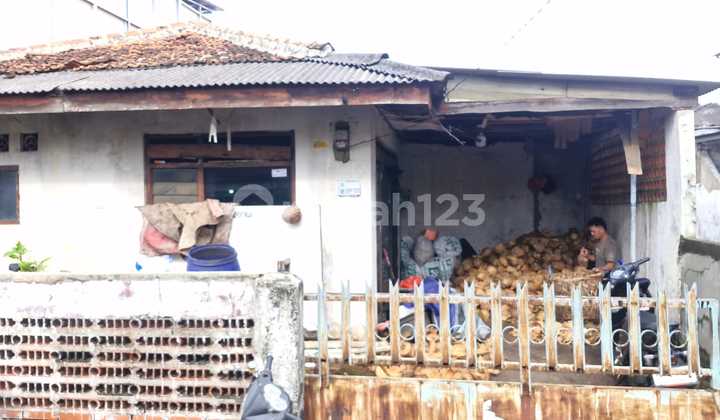 Di Jual Murah Bu Rumah Tua Nempel Pasar Ciputat..Bisa untuk Usaha ,Rmh Tinggal ,Kontrakan Dll