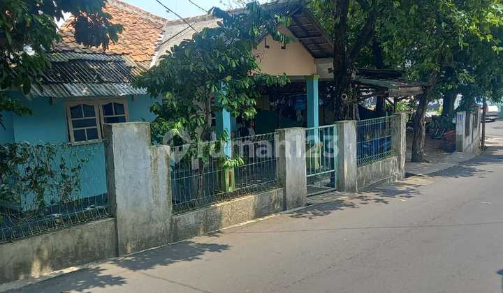 Dijual Rumah Plus Kontrakan 3 Pintu Dekat Depo Kereta Depok Dijual Rumah Plus Kontrakan 3 Pintu Dekat Depo Kereta Depok