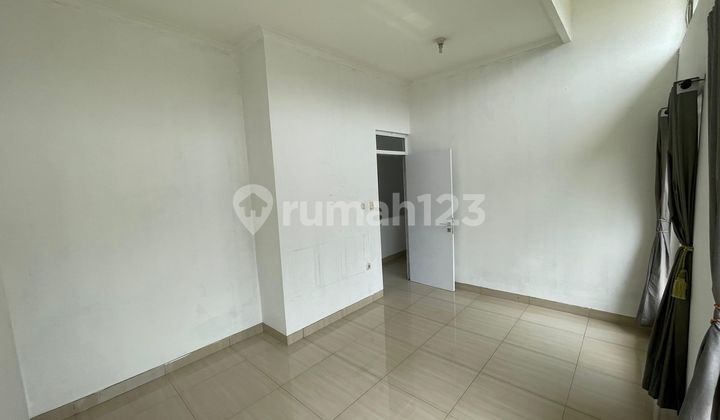 Dijual Rumah 2 Lantai Bagus Siap Huni 2
