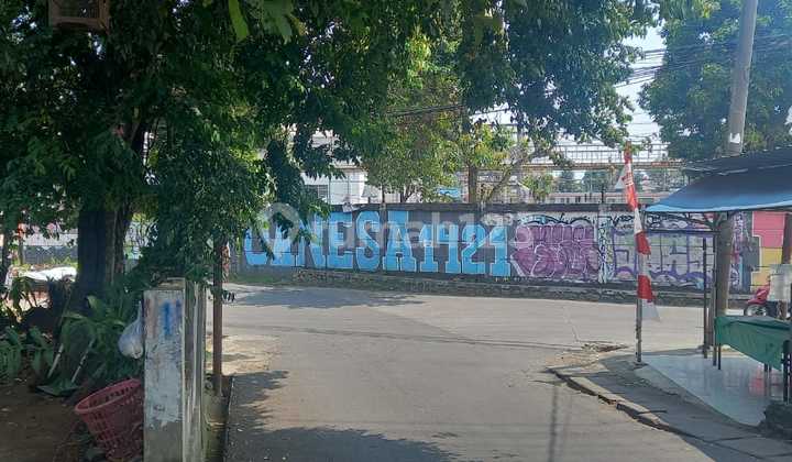 For Sale House Plus 3-Door Rentals Near Depok Train Depot 2