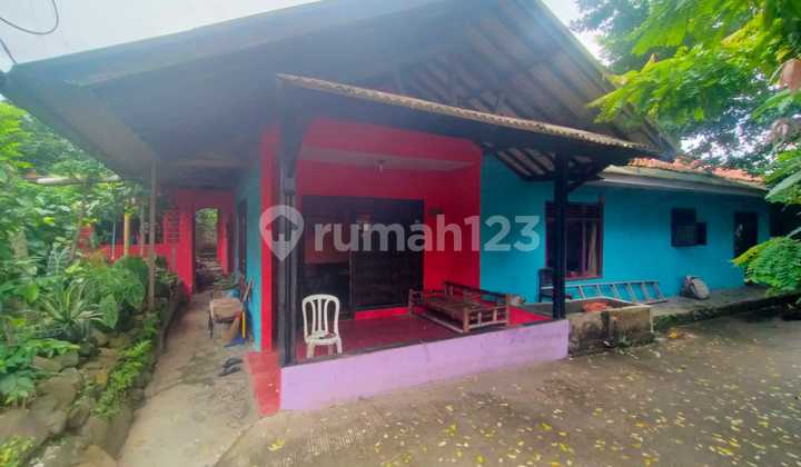 Dijual Rumah Besar Luas Dekat Stasiun Depok Lama
