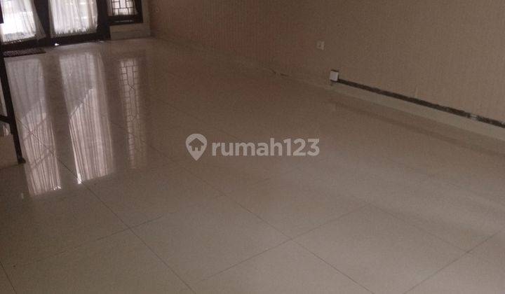 Ada Kolam renangnya keamanan 24 jam Adora Town House Jagakarsa Jaksel  2