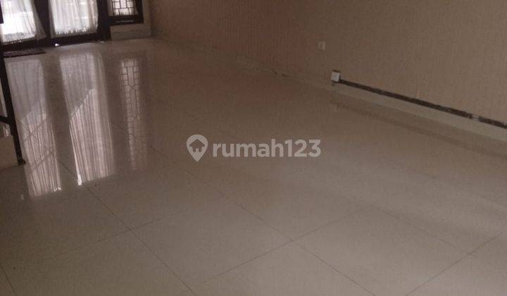 Ada Kolam Renang Keamanan 24 jam Adora Town House Jagakarsa Jaksel  2