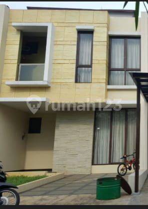 Ada Kolam Renang Keamanan 24 Jam Adora Town House Jagakarsa Jakarta Selatan  1