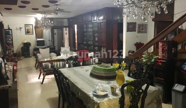 Samping Stasiun Tebet Posisi Huk Strategis Pinggir Jalan Raya 2