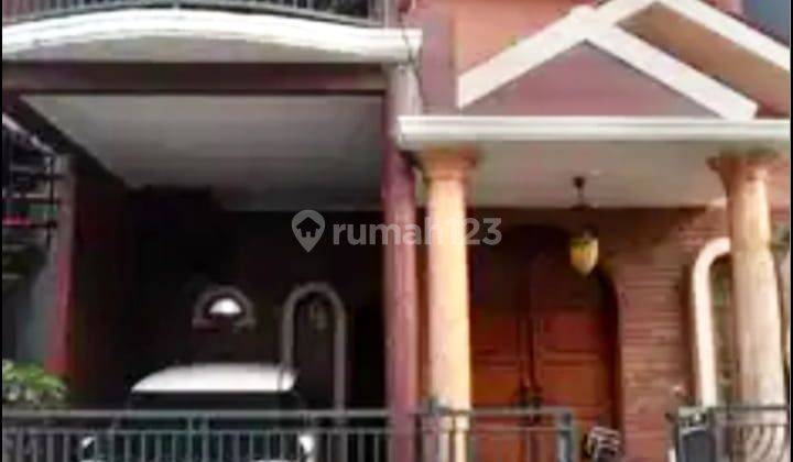 Dalam Cluster Keamanan 24 Jam Rumah Tingkat 1