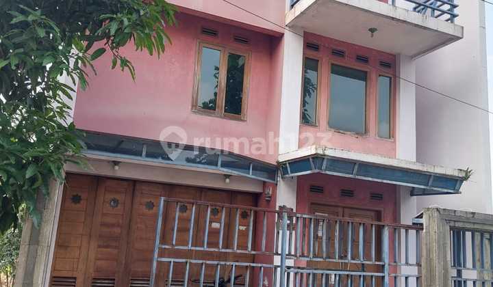 Rumah Hook 3 Lantai di Cimahi Utara, Harga Nego 1