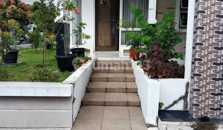Rumah di Mayangsunda Kota Baru Parahyangan, Hook Semi Furnished