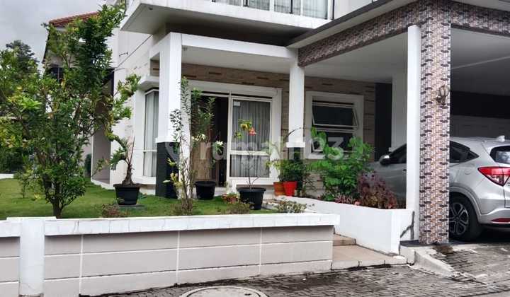 House in Mayangsunda, Kota Baru Parahyangan, Bandung, Semi Furnished Hook