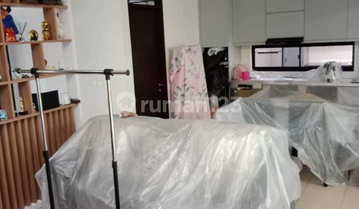 Rumah di Kota Baru Parahyangan Bandung, Masih Baru Full Furnished 2