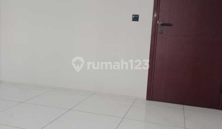 Rumah Baru Desain Modern di Kota Baru Parahyangan Bandung 2