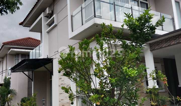 House in Mayangsunda, Kota Baru Parahyangan, Semi Furnished Hook