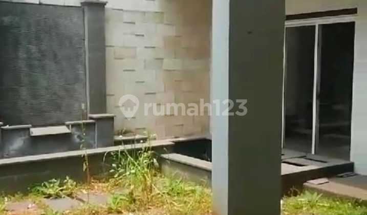 House in Kota Baru Parahyangan Bandung, Strategically Located Near the Lake