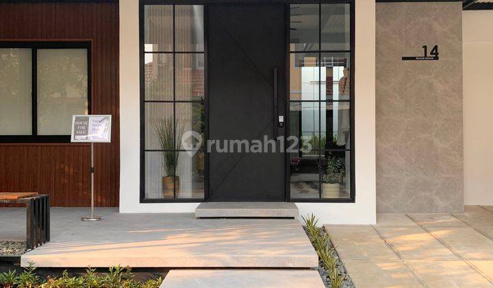 Rumah Modern di Kota Baru Parahyangan, Smart Lock Door  1