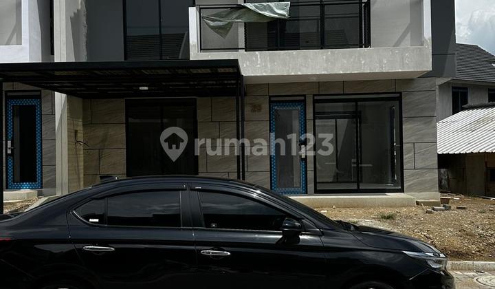 Rumah Hoek di Tatar Punawangi Kota Baru Parahyangan Bandung