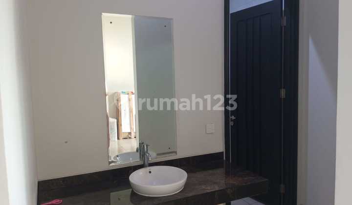 House in Guruminda Kota Baru Parahyangan, Luxury Unfurnished 2