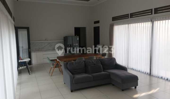 Rumah di Guruminda Kota Baru Parahyangan, Mewah Unfurnished 2