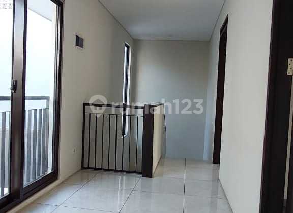 Rumah di Kota Baru Parahyangan Bandung, Rumah Baru 2 Lantai 2