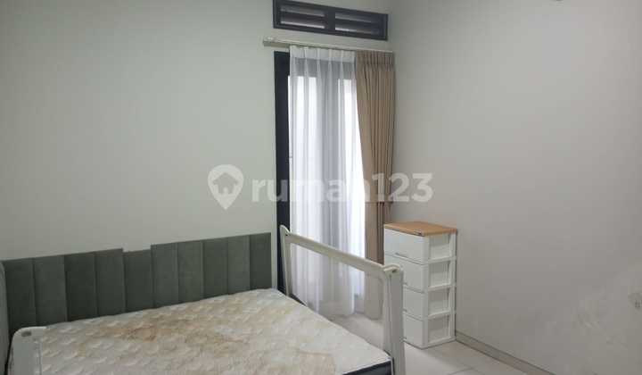 Rumah di Guruminda Kota Baru Parahyangan, Mewah Unfurnished 2